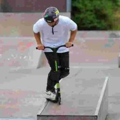 Schildkröt Fun Wheels "Kickless" Stunt Scooter -Gibbon Store 281 6500 7